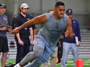 Jordan Mailata works out in front of NFL scouts