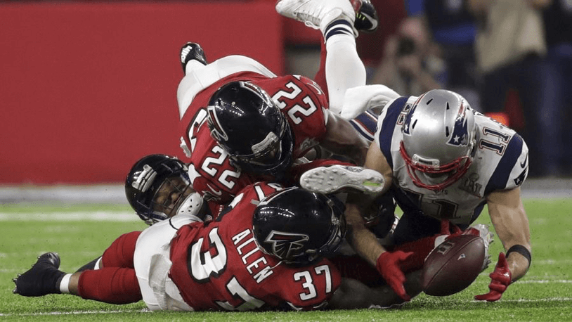 Julian Edelman makes a ridiculous David Tyree-like catch in Super Bowl 51, snatching the football just inches away from the turf.  The Julian Edelman clutch gene.