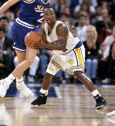 5'7" Keith Jennings during his time in the nBA with the Warriors